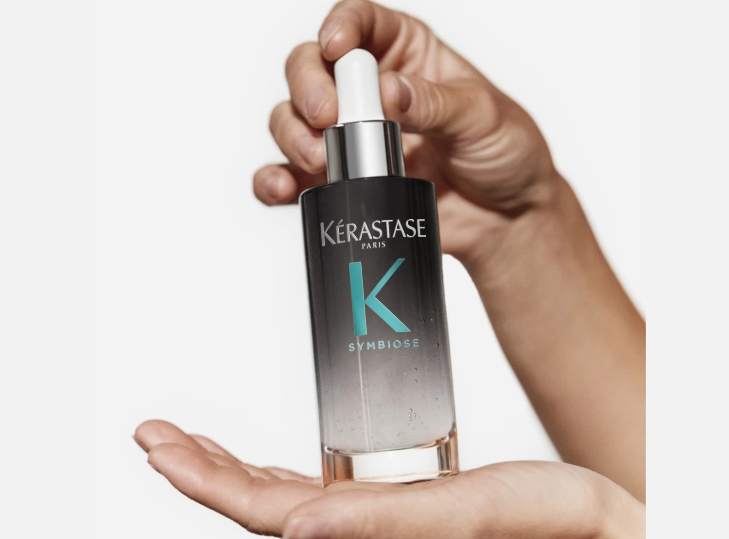 Kérastase Symbiose Sérum Cellulaire Nuit Anti-Pelliculaire Intensif 90ml Siero Notte Cuoio Capelluto Sensibile E Forfora 4 Kérastase Symbiose Sérum Cellulaire Nuit Anti-Pelliculaire Intensif 90ml Siero Notte Cuoio Capelluto Sensibile E Forfora - immagine 2