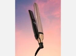 PIASTRA PER CAPELLI GHD PLATINUM+ Sunsthetic COLLECTION Colore Sun-Kissed Taupe -Bellezza e Lusso ghd sunsthetic platinum tramonto primavera estate 2023